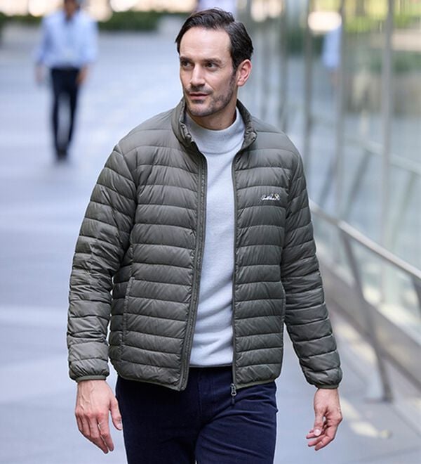 「＜アーノルド　パーマー＞ポケッタブルダウンジャケット（メンズブルゾン）」｜詳細画像