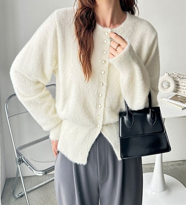 GeeRA（ジーラ）の「裾スリットシャギーコンパクトカーディガン（その他カーディガン）」｜アイボリー