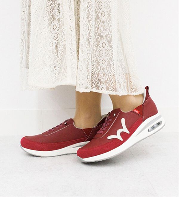 BELLUNA（ベルーナ）の「＜ＥＤＷＩＮ＞さっと履ける！牛床革エアソールスニーカー（スリッポン）」｜詳細画像