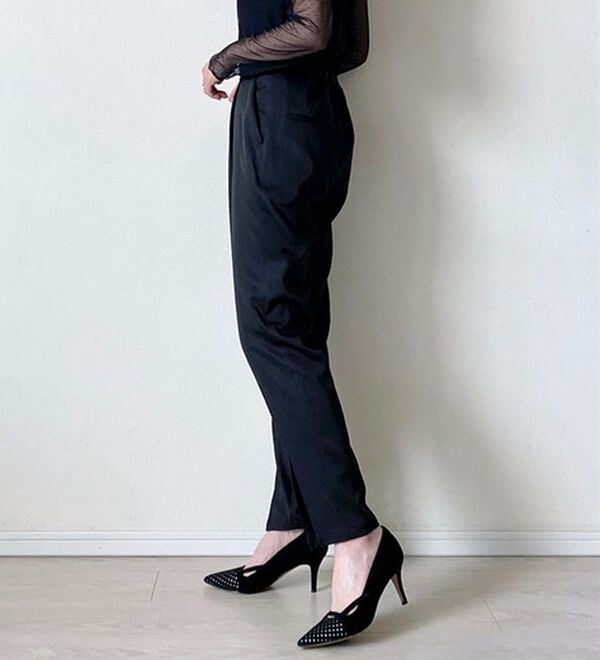 BELLUNA（ベルーナ）の「【低身長さん向け】美脚見えスリットテーパードパンツ（テーパードパンツ）」｜詳細画像