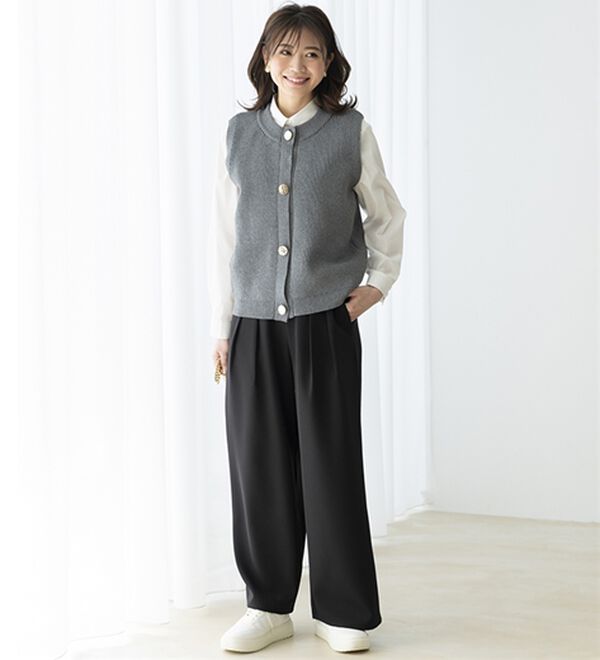 BELLUNA（ベルーナ）の「金ボタン使いニットベスト（ベスト）」｜詳細画像