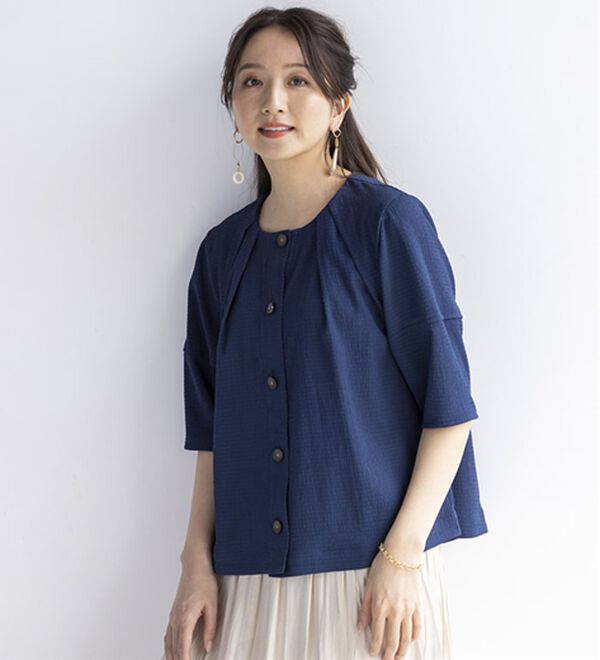 BELLUNA（ベルーナ）の「夏のお出かけに欠かせない！サッカー素材タック使いジャケット（シャツ）」｜詳細画像