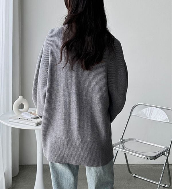 GeeRA（ジーラ）の「畦編みＶネックゴールドボタンカーディガン（その他カーディガン）」｜詳細画像