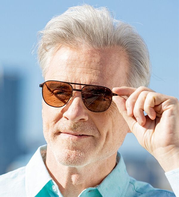 「掛け替え要らず！目を守る調光シニアサングラス（遠近両用タイプ）（その他メンズファッション小物）」｜詳細画像