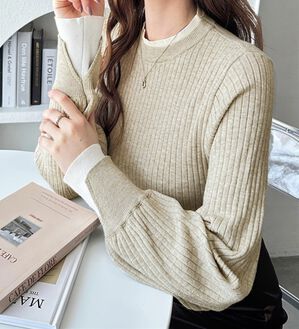 GeeRA（ジーラ）の「【再入荷】レイヤード風モチっと柔らかリブニット（ニット・セーター）」｜ベージュ&times;オフホワイト