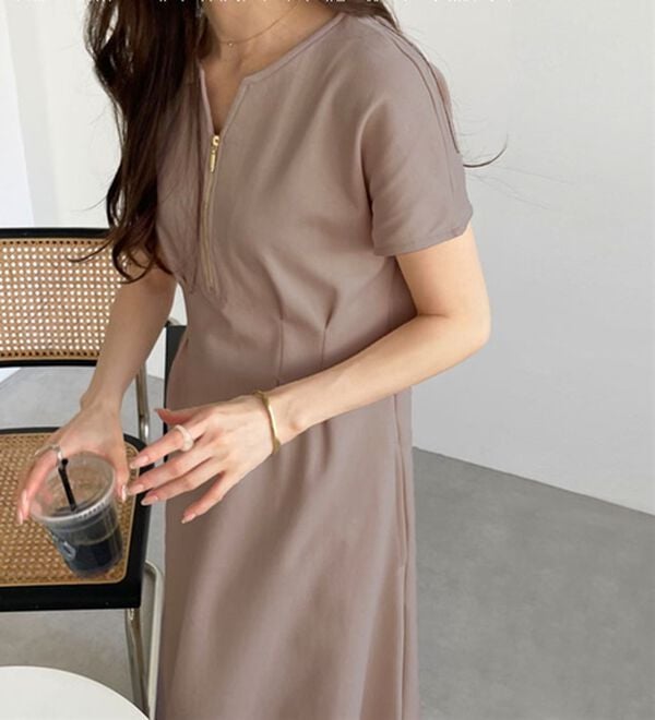 GeeRA（ジーラ）の「前後2WAYハーフジップフレンチ袖ワンピース（カットソーワンピース）」｜詳細画像