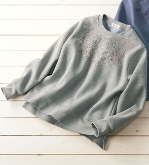 BELLUNA（ベルーナ）の「＜＆ｃｏｃｏｃｈｉ＞刺しゅう使い裏起毛かのこトレーナー（カットソー）」｜杢ライトグレー