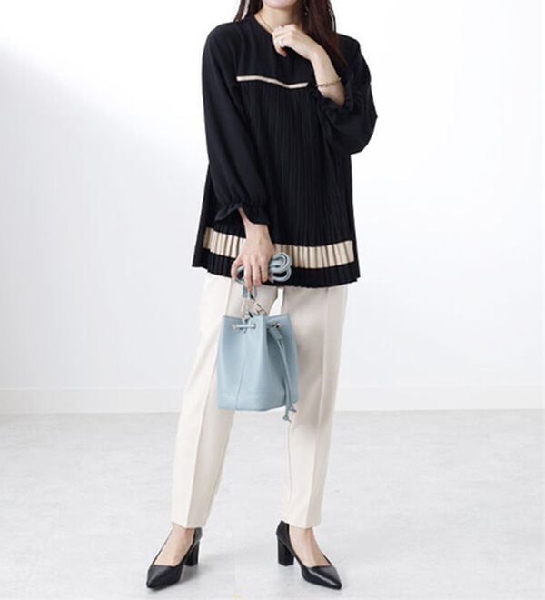 BELLUNA（ベルーナ）の「【Ｌａｇｒｉｌｕａ】配色デザインプリーツ使いブラウス（ブラウス）」｜詳細画像