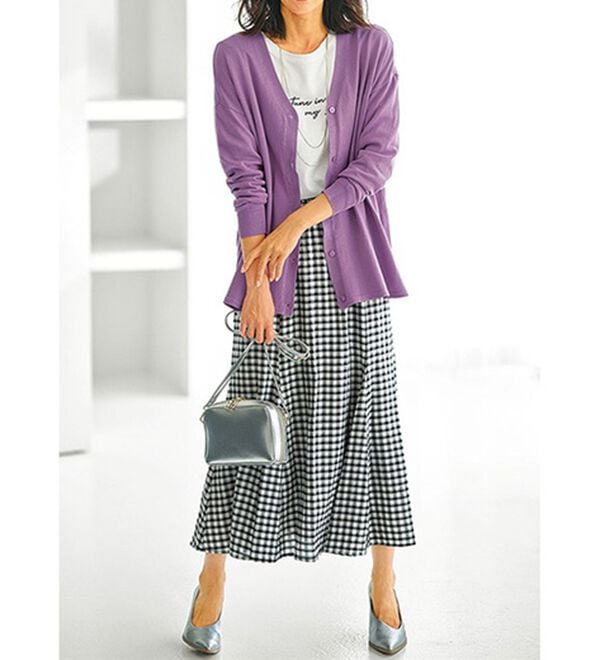 BELLUNA（ベルーナ）の「ボタン使いＶネックカーディガン（ニットカーディガン）」｜詳細画像