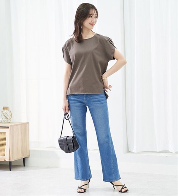 BELLUNA（ベルーナ）の「細見せ！セミフレアーデニムパンツ（フルレングスパンツ）」｜詳細画像