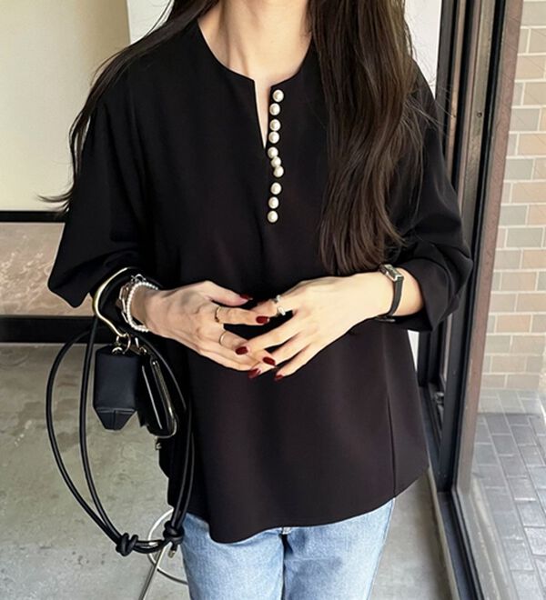 GeeRA（ジーラ）の「パール調ビーズ付キーネックブラウス（ブラウス）」｜詳細画像