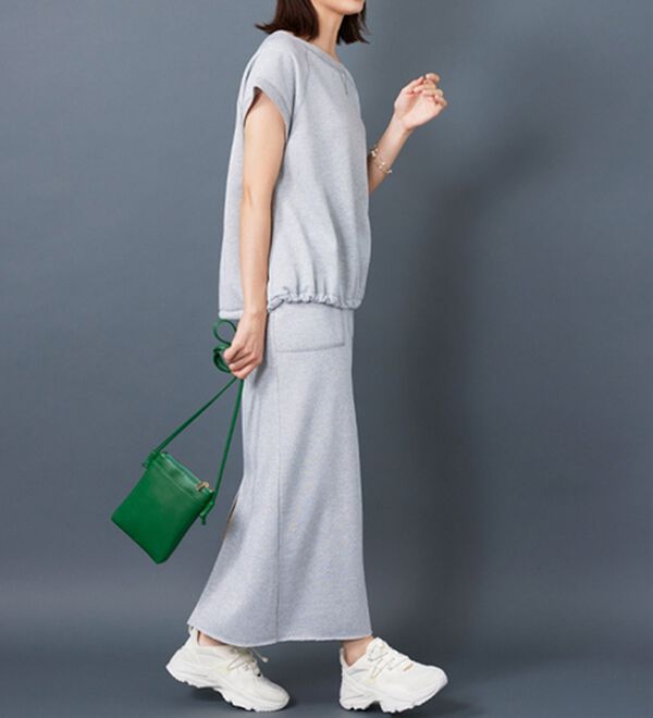 BELLUNA（ベルーナ）の「ラメ入り裏毛素材プルオーバー（カットソー）」｜詳細画像