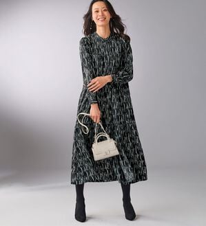 BELLUNA（ベルーナ）の「モダンに装う幾何柄ティアードワンピース（その他ワンピース）」｜詳細画像