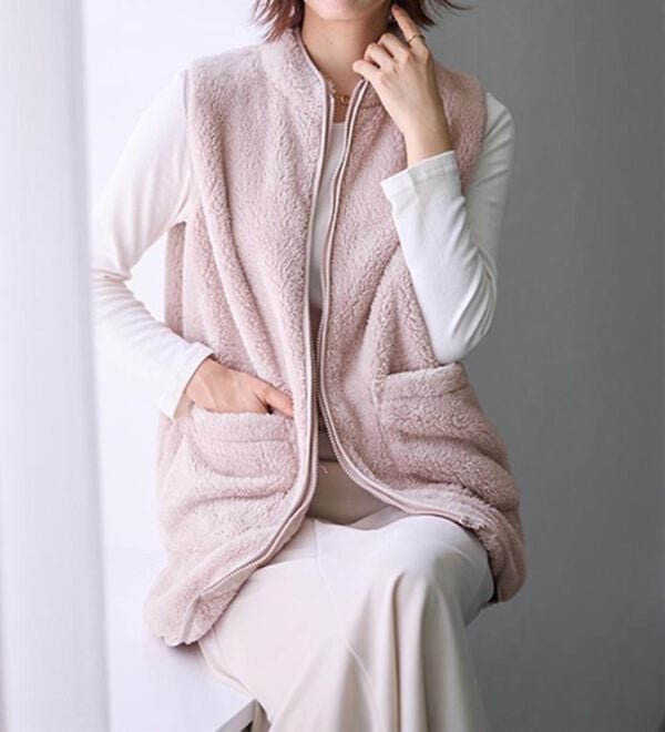 LAVIENNE（ラヴィエンヌ）の「ふわふわ暖かフリースベスト（ベスト）」｜詳細画像