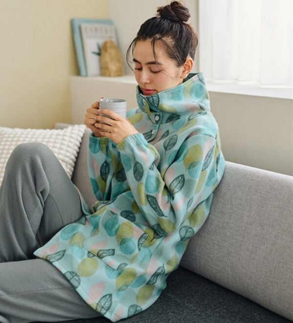LAVIENNE（ラヴィエンヌ）の「【首元までぬくぬく】ソフトでかるぽかフリースパジャマ（パジャマ・ルームウェア）」｜詳細画像