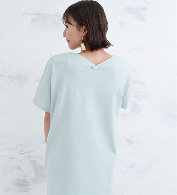 A HAPPY MARILYN（アハッピーマリリン）の「【麗シルエット】綿１００％ うしろ姿スッキリ 前後Ｖネック Ｔシャツ（Tシャツ）」｜詳細画像