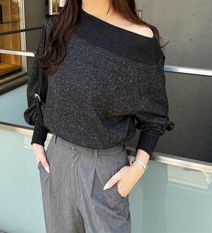 GeeRA（ジーラ）の「ラメオフショルスウェット（カットソー）」｜ブラック