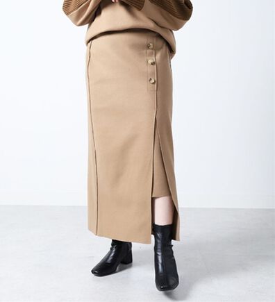 BELLUNA（ベルーナ）の「メルトン素材ボタン使いペンシルスカート（セットアップ）」