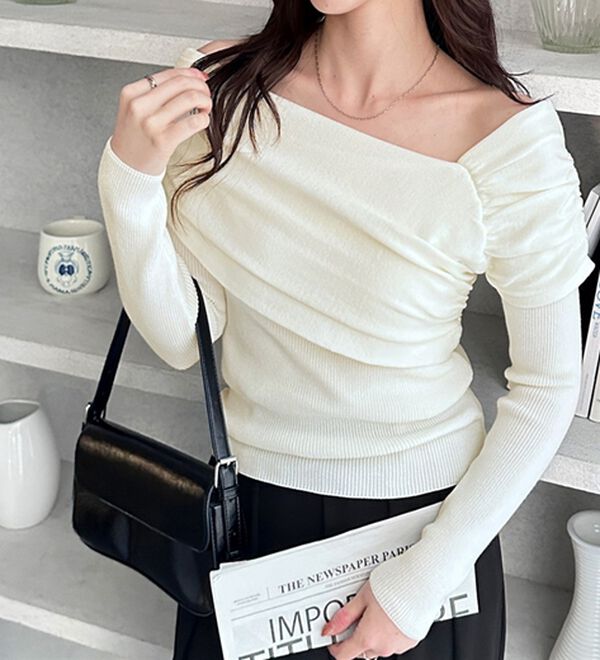 GeeRA（ジーラ）の「ドレープオフショルニット（ニット・セーター）」｜詳細画像