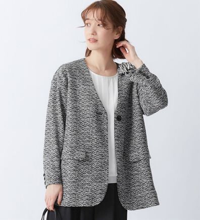 Viola e Viola（ヴィオラ エ ヴィオラ）の「カットツイードノーカラーロングジャケット（ノーカラージャケット）」