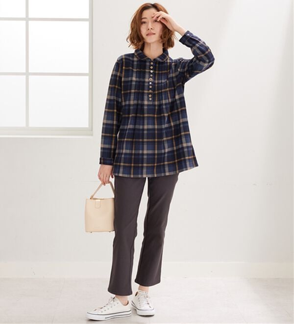 BELLUNA（ベルーナ）の「【ふわふわ裏ファー】パチパチしにくい裏ファーオーバーブラウス（ブラウス）」｜詳細画像