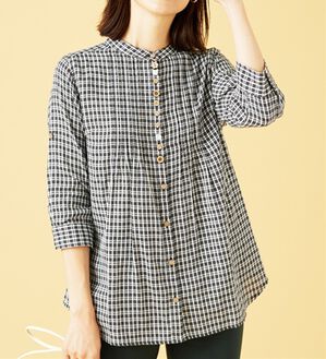BELLUNA（ベルーナ）の「ダブルガーゼ素材多ボタンオーバーブラウス（ブラウス）」｜モノトーン系チェック
