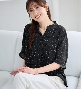 alotta（アロッタ）の「【接触冷感・イージーケア】５分袖スキッパーブラウス（ブラウス）」