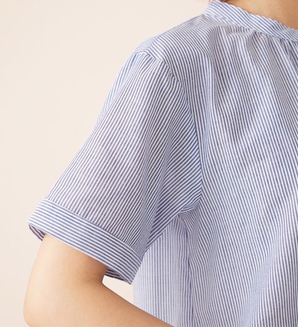 BELLUNA（ベルーナ）の「ギャザー使いバンドカラーブラウス（ブラウス）」｜詳細画像