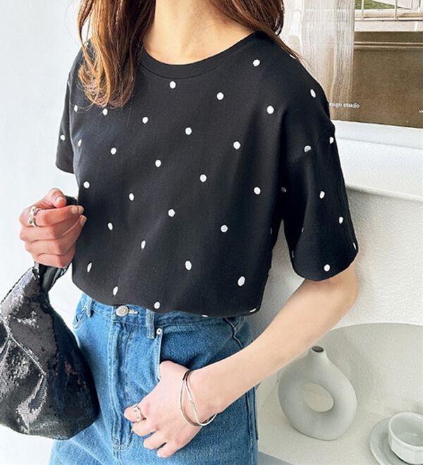 GeeRA（ジーラ）の「綿１００％ドット刺しゅうシルケットＴシャツ（Tシャツ）」｜詳細画像
