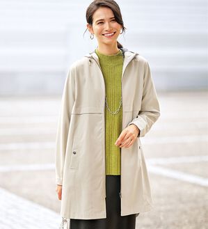 BELLUNA（ベルーナ）の「はっ水加工ボンディング素材ロング丈パーカー（ハーフコート）」｜アイボリー