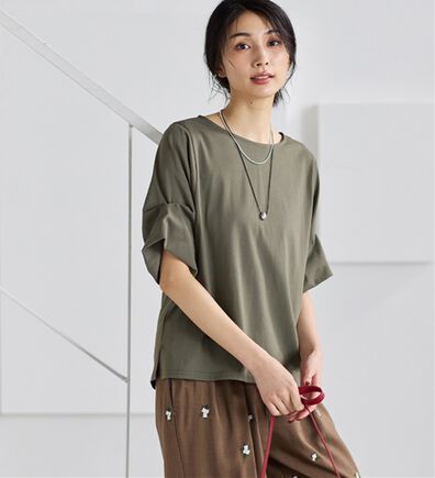 Viola e Viola（ヴィオラ エ ヴィオラ）の「ひんやり細見え！デザイン袖トップス（カットソー）」