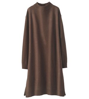 BELLUNA（ベルーナ）の「柄編スリットハイネックニットワンピース（ニットワンピース）」｜ブラウン