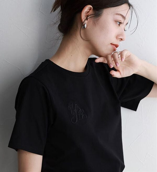 Pierrot（ピエロ）の「シルケット刺繍Ｔシャツ（Tシャツ）」｜ブラック／ブラック
