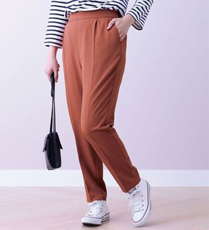 BELLUNA（ベルーナ）の「サラサラ美脚テーパードパンツ（テーパードパンツ）」｜コーラル