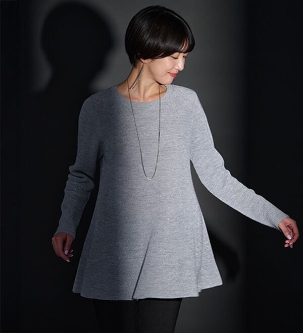 BELLUNA（ベルーナ）の「ラメ入りあぜ編フレアーニットチュニック（ニット・セーター）」｜詳細画像