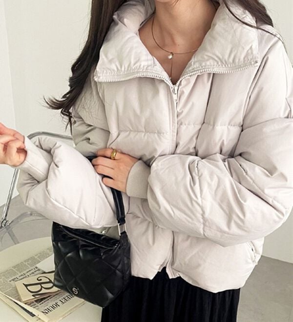 GeeRA（ジーラ）の「スタンドカラーフェイクダウンジャケット（ダウンコート・ジャケット・ベスト）」｜詳細画像