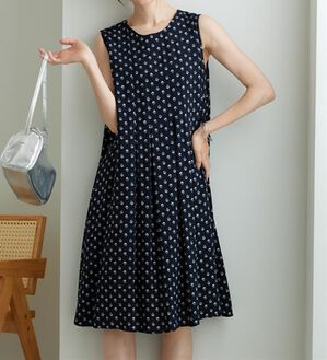 BELLUNA（ベルーナ）の「【ひんやり接触冷感】レーヨン素材ノースリーブワンピ－ス（その他ワンピース）」｜小紋柄