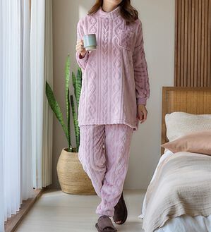 LAVIENNE（ラヴィエンヌ）の「ふわっもこケーブルフリースパジャマ（パジャマ・ルームウェア）」｜ローズ