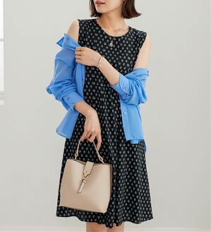 BELLUNA（ベルーナ）の「レーヨン素材ノースリーブワンピース（その他ワンピース）」｜小紋柄