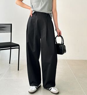 GeeRA（ジーラ）の「カーブデザインワイドチノパンツ（フルレングスパンツ）」｜ブラック