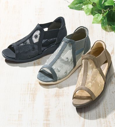 「スルッと履けるチュール刺しゅうサンダル（サンダル・ミュール）」