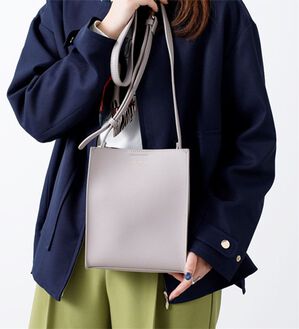 BELLUNA（ベルーナ）の「スクエア―型ショルダーバッグ（その他バッグ）」｜グレー