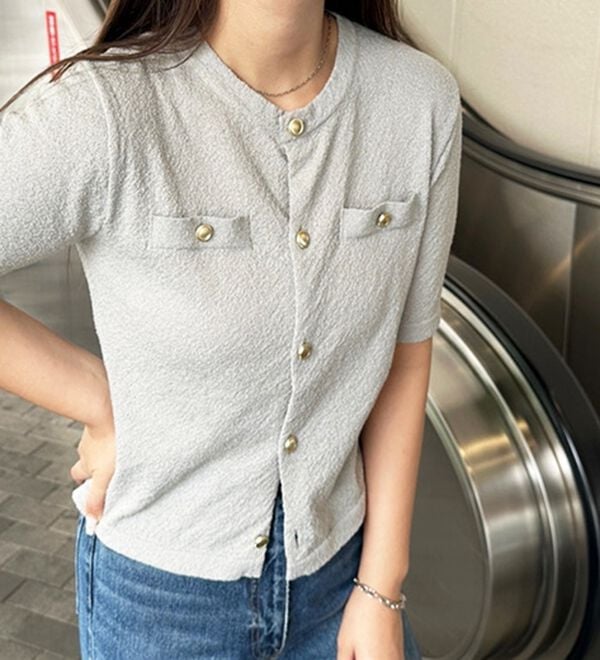 GeeRA（ジーラ）の「ゴールドボタンニットカーデ（ニットカーディガン）」｜詳細画像