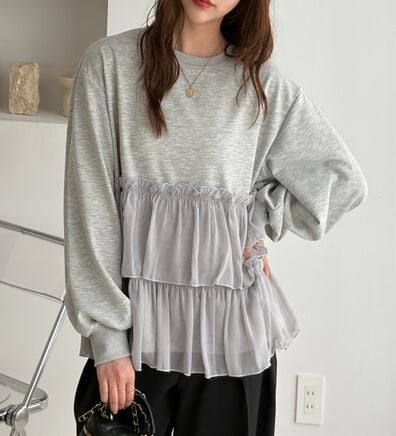 GeeRA（ジーラ）の「シアーティアードフリルペプラムスウェット（カットソー）」