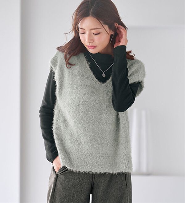 BELLUNA（ベルーナ）の「【リブプルオーバー付】シャギーニットベスト（ベスト）」｜グレー&times;黒