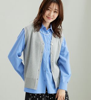 BELLUNA（ベルーナ）の「金ボタン使いニットベスト（ベスト）」｜詳細画像