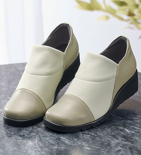 ルフラン（ルフラン）の「＜ラシーナコンフォート＞４Ｅストレッチスリッポン（スリッポン）」｜ライトグレー