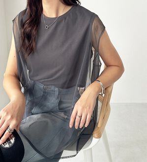 GeeRA（ジーラ）の「チュールカバーフレンチスリーブカットソー（カットソー）」｜チャコール
