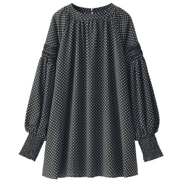 BELLUNA（ベルーナ）の「たっぷりギャザーのドット柄ブラウス（ブラウス）」｜黒系