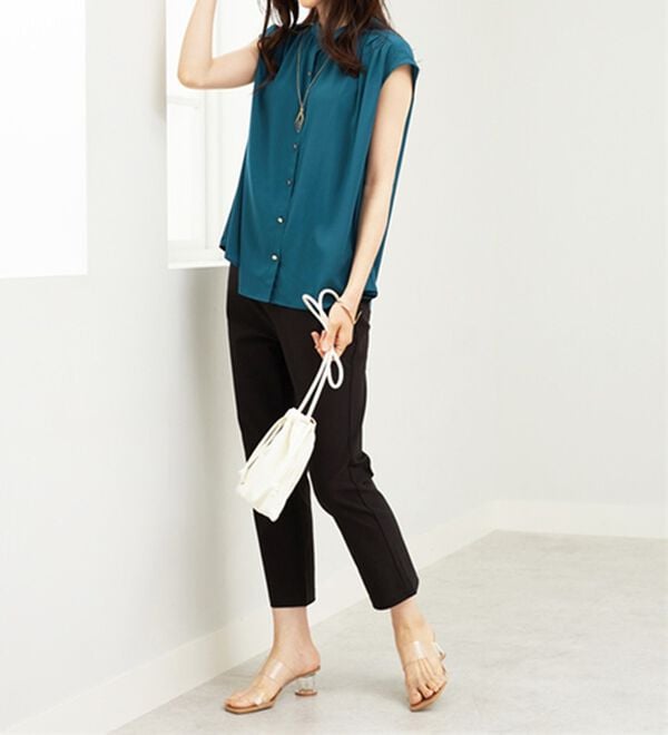 BELLUNA（ベルーナ）の「ギャザー使いフレンチスリーブブラウス（ブラウス）」｜詳細画像